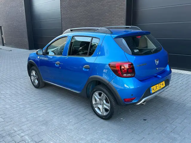Dacia Sandero 0.9 TCe Bi-Fuel Laureate 2017 Benzine 2