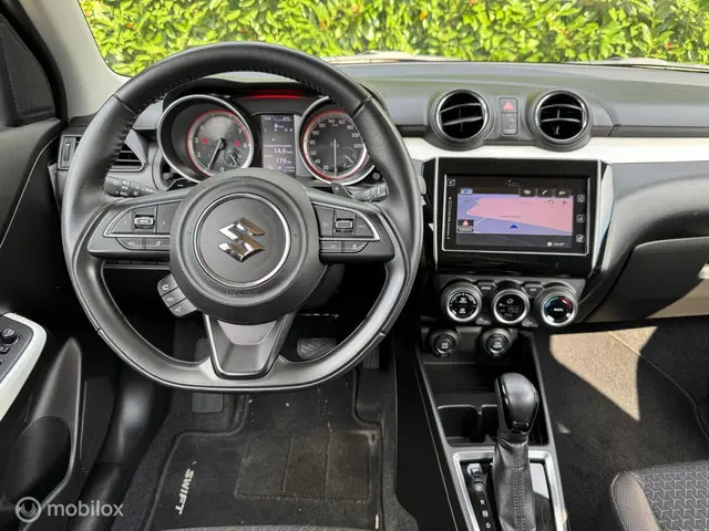 Suzuki Swift 1.0 Stijl Automaat km 81000 2018 Benzine 14