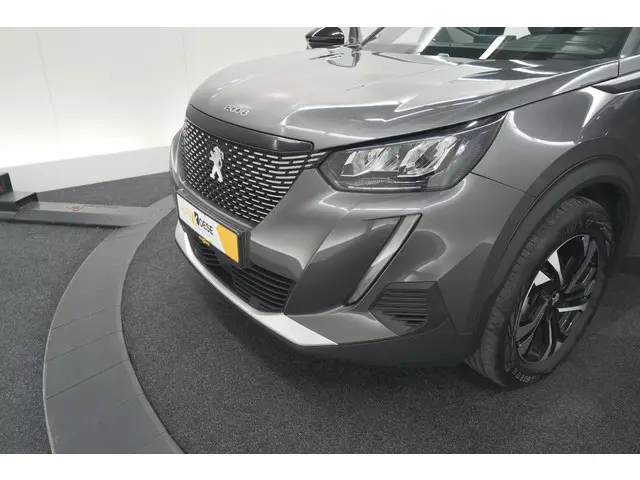 Peugeot 2008 PureTech 130 EAT8 Allure 2023 Benzine 17