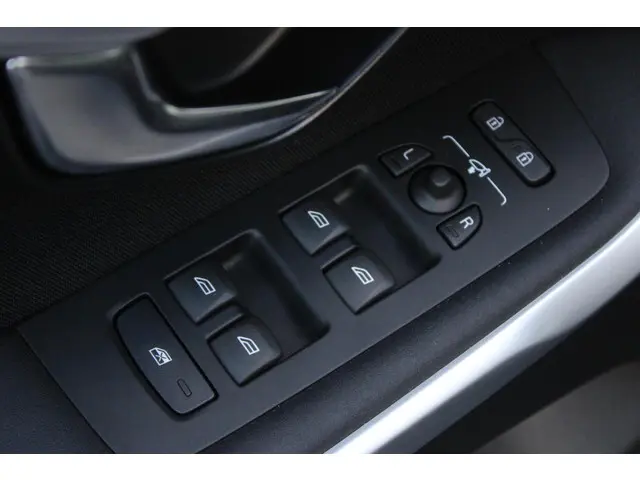 Volvo V40 1.6 T2 Momentum | Panoramadak 2014 Benzine 28