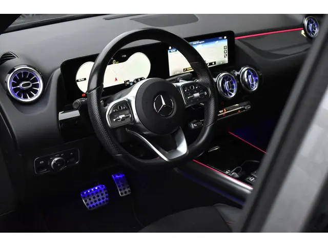 Mercedes-Benz GLA 200 AMG Line 2020 Benzine 4