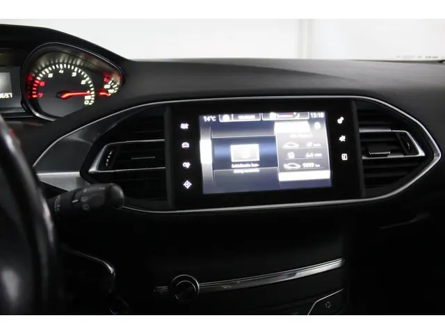 Peugeot 308 SW 1.2 e-THP Blue Lease 2014 Benzine 11
