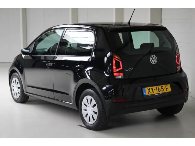 Volkswagen up! 1.0 BMT move up! 2019 Benzine 3
