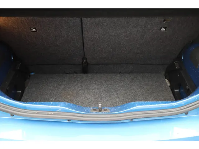 Volkswagen up! 1.0 BMT high up! 2019 Benzine 13