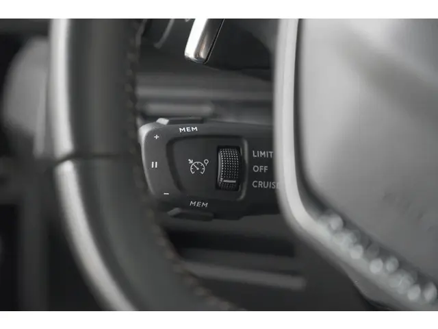 Peugeot 5008 PureTech 130 EAT8 Active 2021 Benzine 44