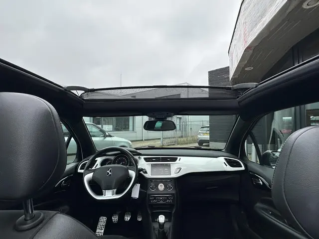 Citroën DS3 Cabrio 1.2 VTi Chic 2013 Benzine 11