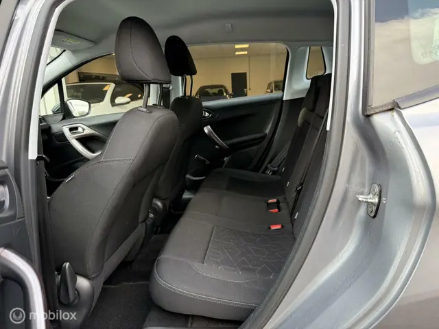 Peugeot 2008 1.2 PureTech Blue Lion 2016 Benzine 12