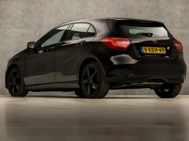 Mercedes-Benz A-Klasse 180 Black Sport 2013 Benzine 3