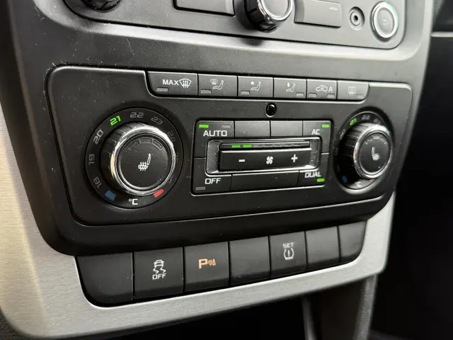 Škoda Yeti 1.2 TSI Elegance DSG 2013 Benzine 27
