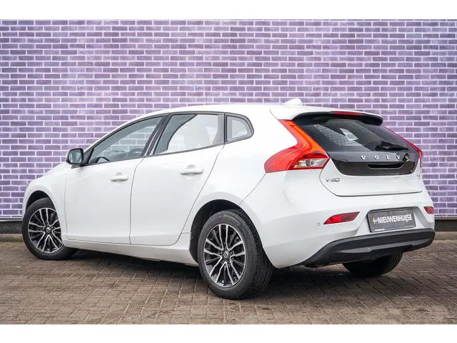 Volvo V40 3