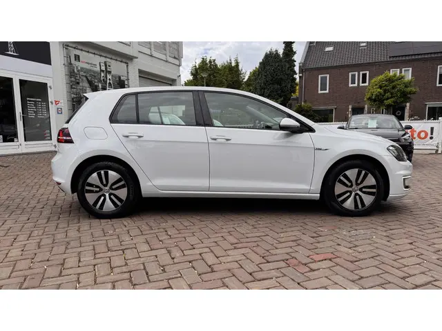 Volkswagen e-Golf e-Golf 2015 Elektrisch 6