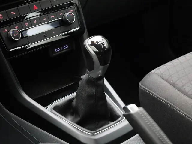 Volkswagen T-Cross 1.0TSI/95PK Life 2022 Benzine 32