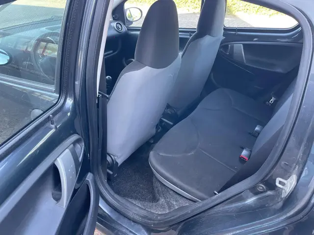 Toyota Aygo 1.0 VVT-i Comfort / AIRCO 2012 Benzine 13