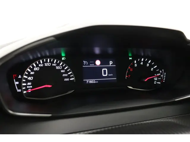 Peugeot 208 1.2 PureTech Allure 2022 Benzine 29