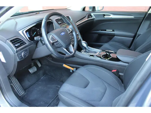 Ford Mondeo 2.0 IVCT HEV Titanium 2016 Hybride Benzine 9