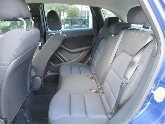 Mercedes-Benz B-Klasse 180 Automaat 2012 Benzine 10