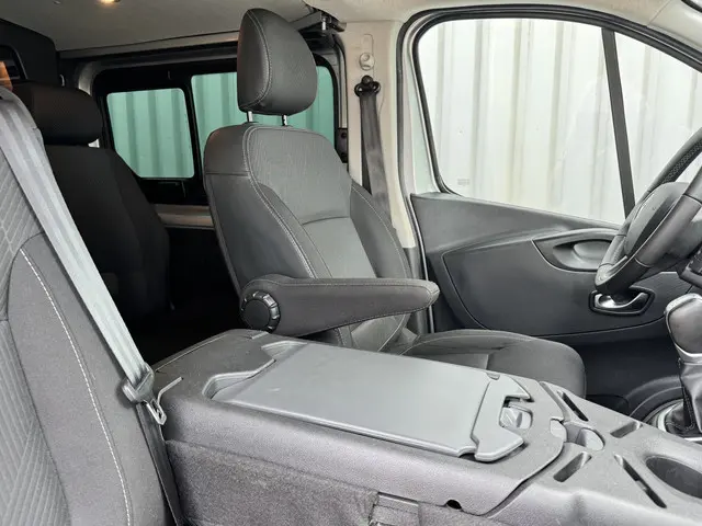 Renault Trafic 2.0 dCi 170 L2H1 DC Luxe 2021 Diesel 14