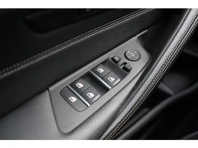 BMW 5 Serie Touring 530i High Executive 2023 Benzine 28