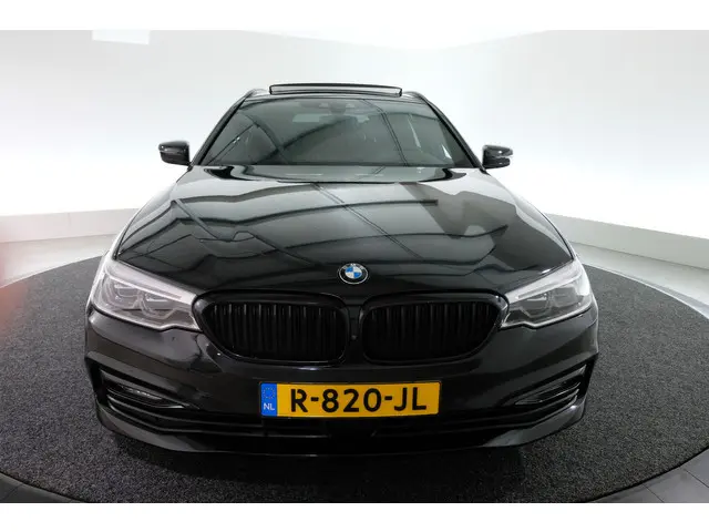 BMW 5 Serie Touring 530i xDrive Sport-Line 2018 Benzine 26