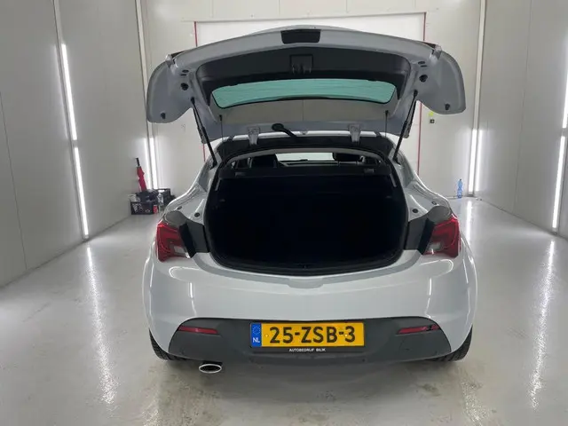 Opel Astra GTC 1.4 Turbo Sport 2013 Benzine 9