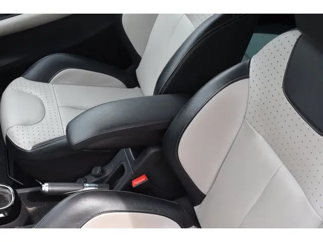 Citroën DS3 1.2 VTi So Chic 2013 Benzine 14