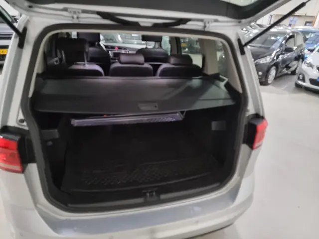 Volkswagen Touran 1.4 TSI Connected Series 2017 Benzine 8