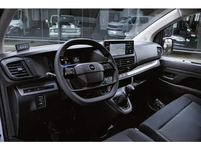 Opel Vivaro 1.5 Diesel 120pk L3H1 2024 Diesel 22