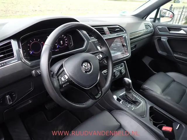 Volkswagen Tiguan Allspace 1.5 TSI R-LINE 2021 Benzine 10