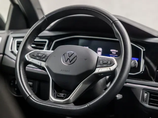 Volkswagen Taigo 1.0 TSI R-Line Sport 2023 Benzine 18