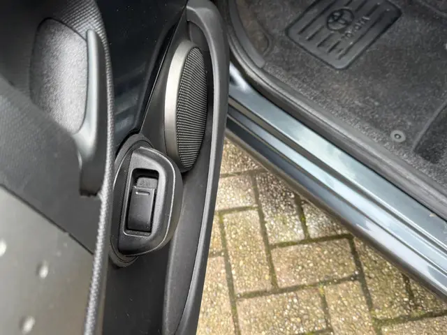 Toyota Aygo 1.0 VVT-i Now 2014 Benzine 9