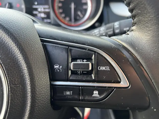 Suzuki Swift 1.2 Select Smart Hybrid 2024 Benzine 11