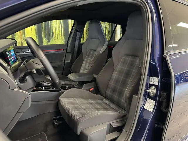 Volkswagen Golf 2.0 TDI GTD 2023 Diesel 11