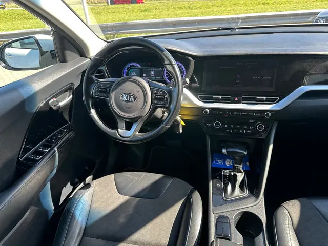 Kia Niro 1.6 GDi Hybrid DynamicLine 2020 Hybride Benzine 8