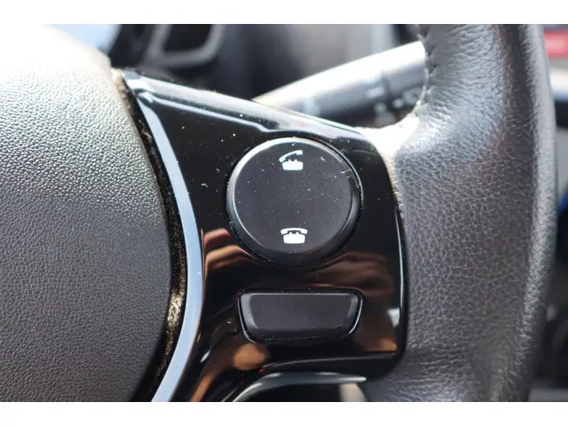 Toyota Aygo 1.0 VVT-i x-play 2019 Benzine 10