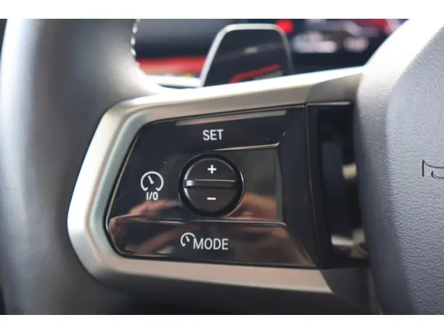 BMW 5 Serie Sedan 550e xDrive 2024 Hybride Benzine 15