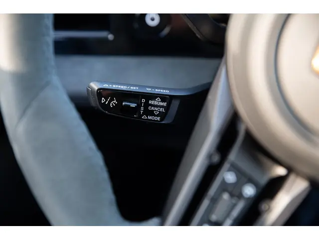 Porsche Taycan Sport Turismo GTS 93 kWh 2023 Elektrisch 50
