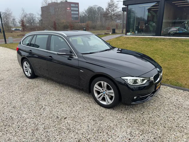 BMW 3 Serie Touring 318i Executive 2017 Benzine 10