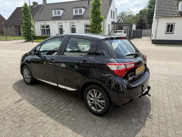 Toyota Yaris 1.5 Hybrid Energy Plus 2018 Hybride Benzine 4