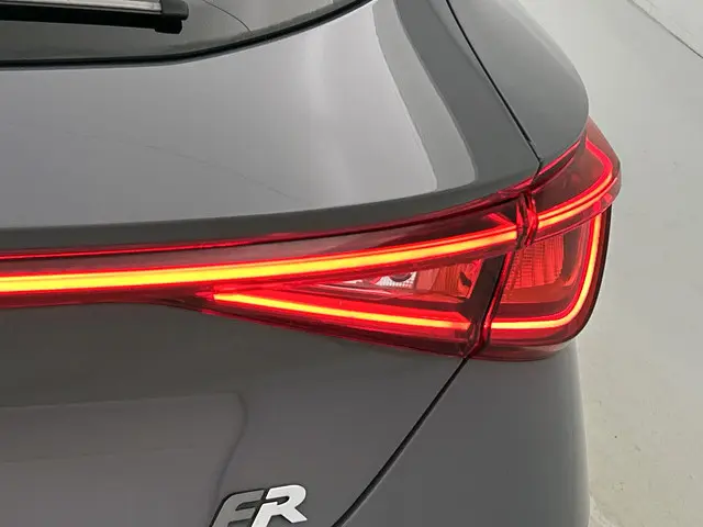 SEAT Leon 1.0 eTSI 110pk FR Business DSG 2023 Benzine 12