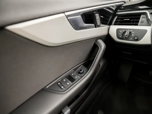 Audi A4 Avant 35 TFSI Sport Launch 2020 Benzine 24