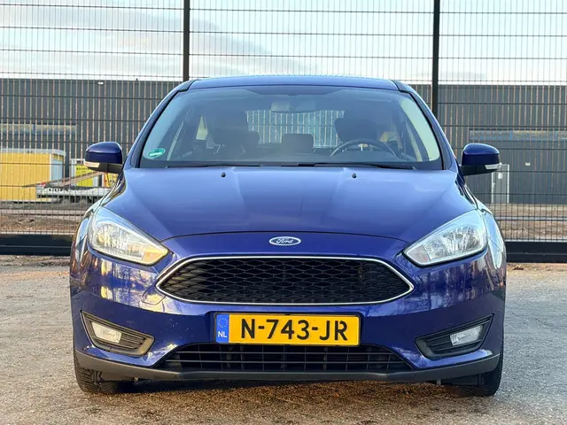 Ford Focus 1.0 Trend Edition 2015 Benzine 4