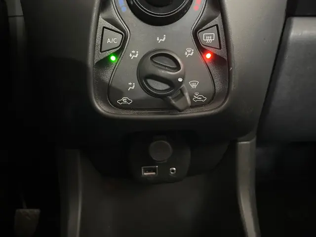 Toyota Aygo 1.0 VVT-i x-cite 2018 Benzine 13
