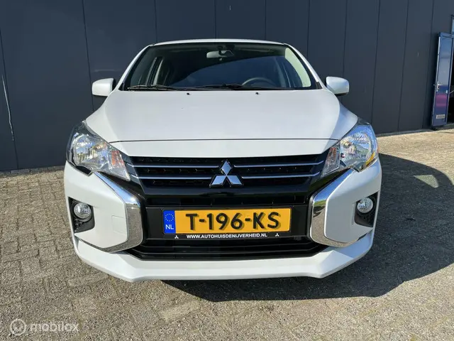 Mitsubishi Space Star 1.2 Dynamic 2023 Benzine 15