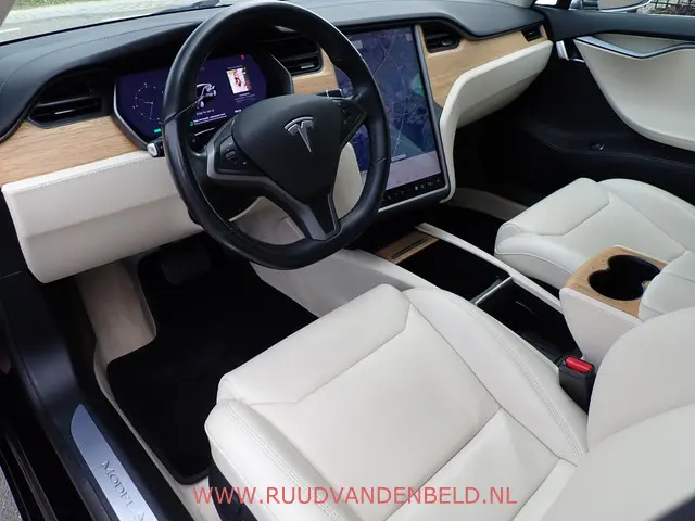 Tesla Model S 75D 2018 Elektrisch 8