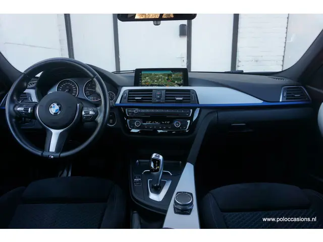 BMW 3 Serie 320i 2017 Benzine 8