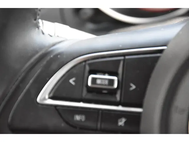 Suzuki Swift 1.2 Style Smart Hybrid 2023 Hybride Benzine 17