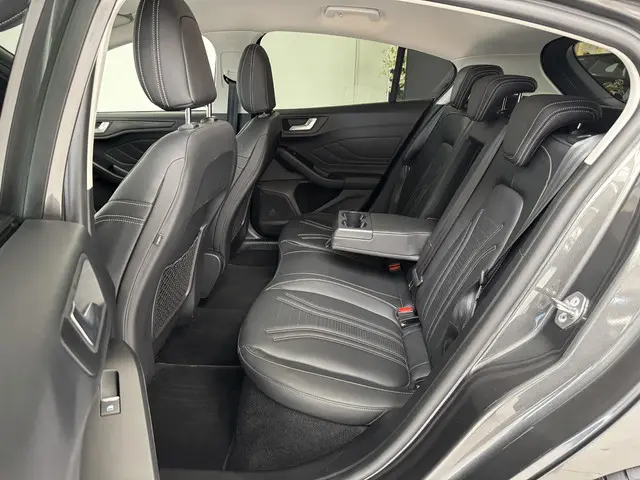 Ford Focus 1.0 EcoBoost Hybrid Vignale 2020 Benzine 8