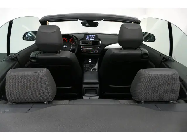 BMW 2 Serie Cabrio 218i Essential 2015 Benzine 34
