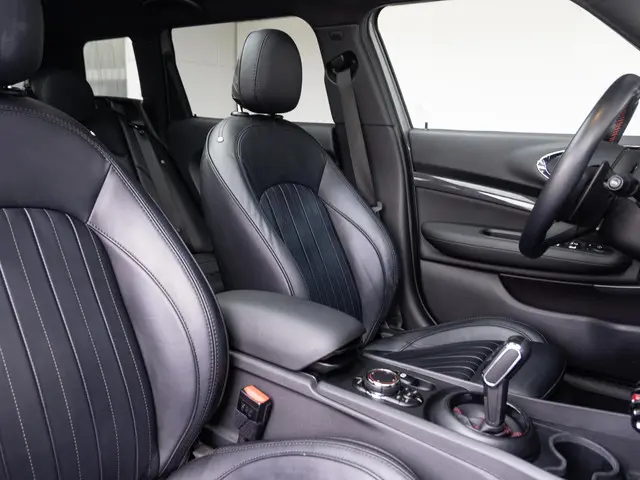 MINI Clubman Cooper S Aut. 2018 Benzine 10