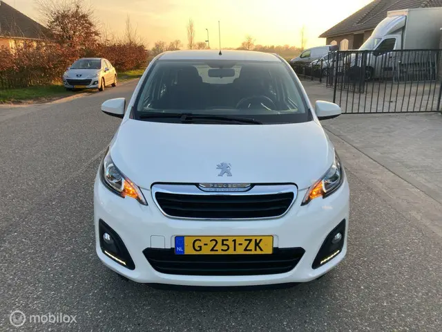Peugeot 108 1.0 e-VTi Active 5 deurs airco 2020 Benzine 3